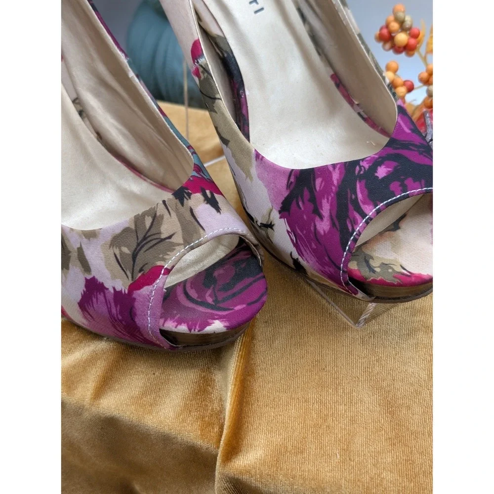 Madden Girl Oyzter Floral Fabric Peep Toe Platform Pumps High Heels Size 8